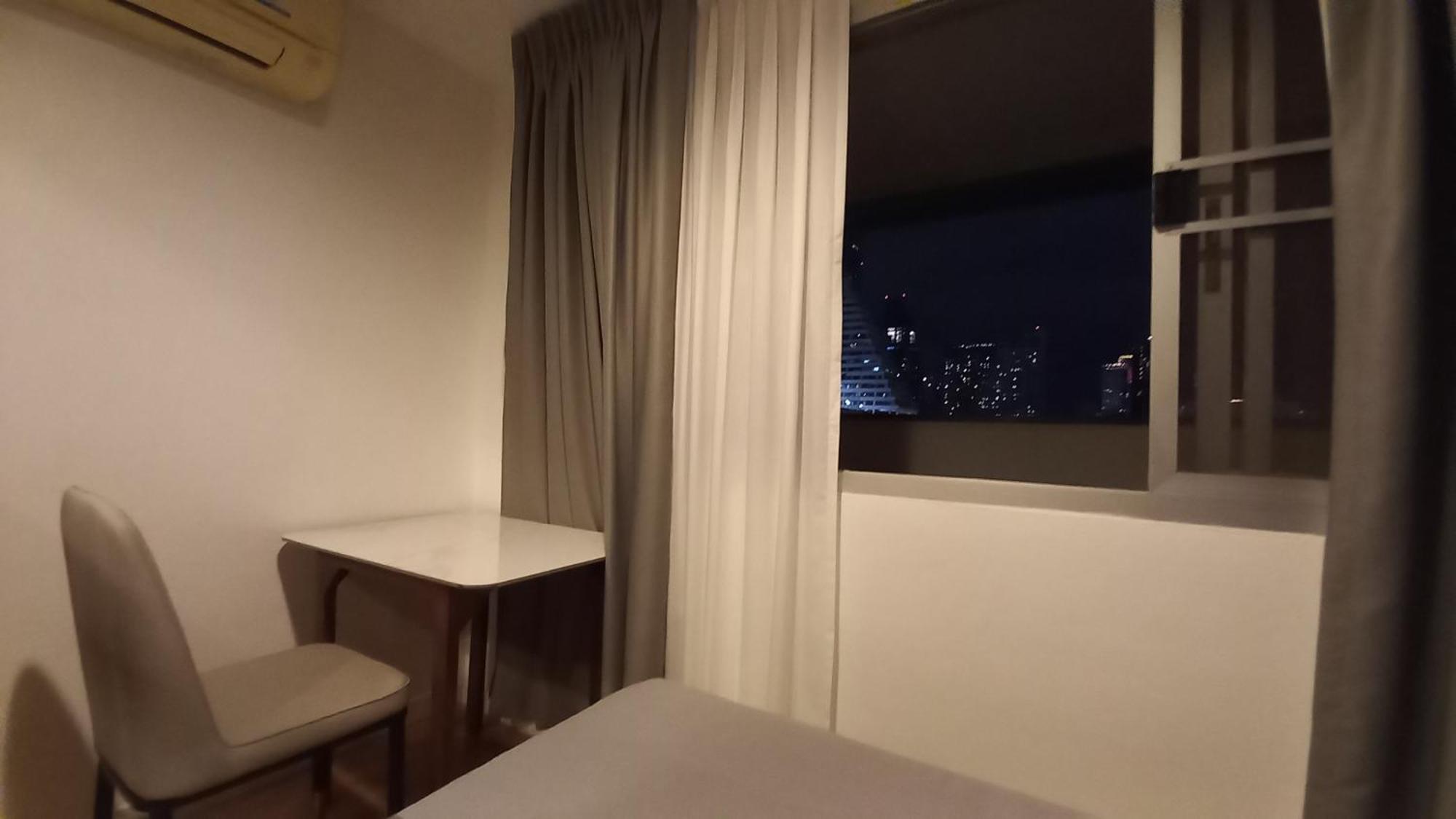 Panoramic City View Room At Silom بانكوك الغرفة الصورة