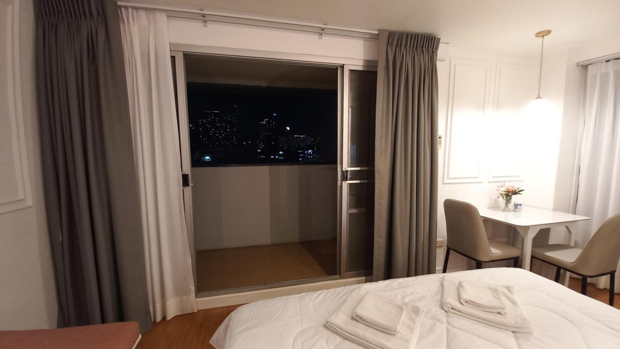 Panoramic City View Room At Silom بانكوك الغرفة الصورة